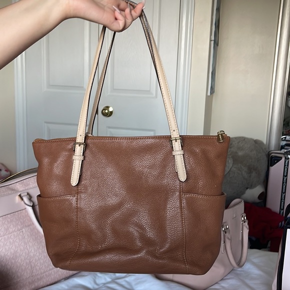 Micheal kors purse - Picture 2 of 3